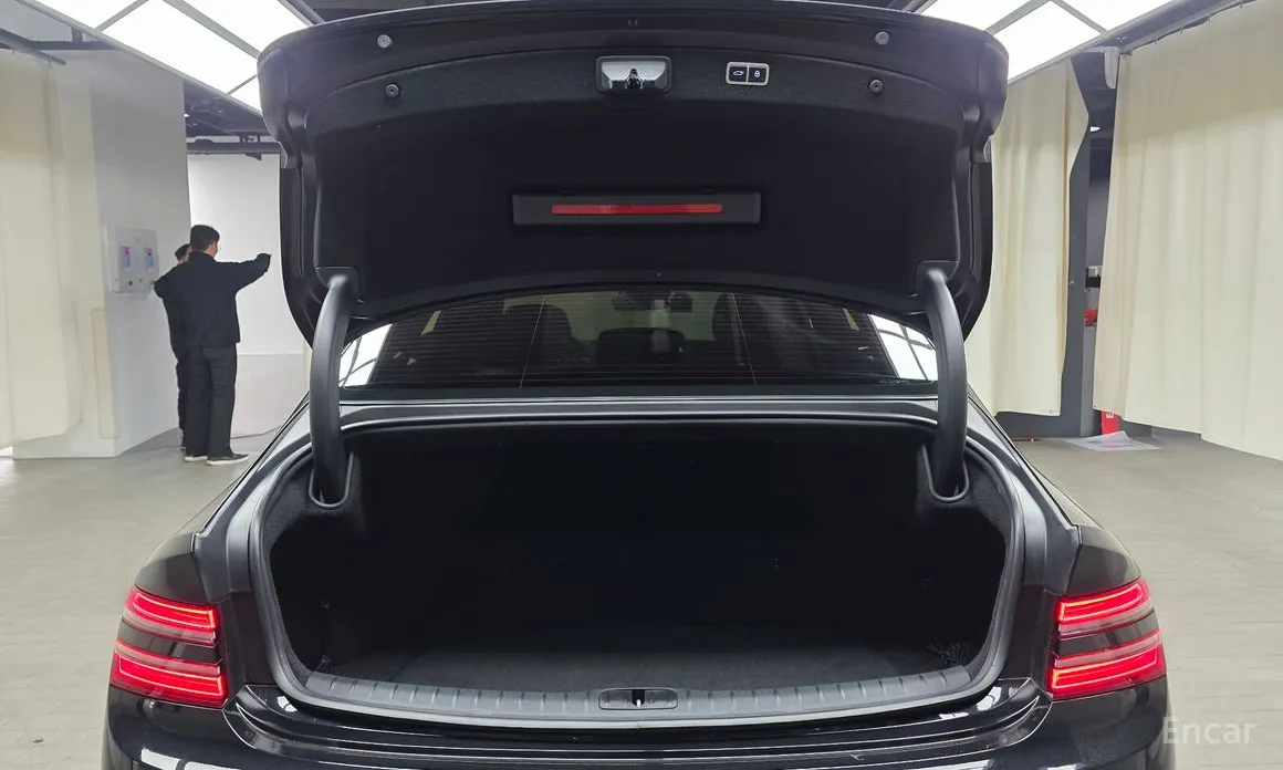 Фото 20 - Genesis G80