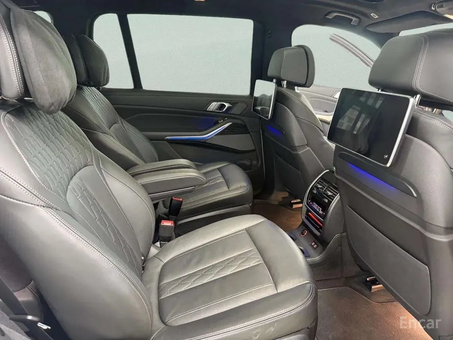 Фото 10 - BMW X7