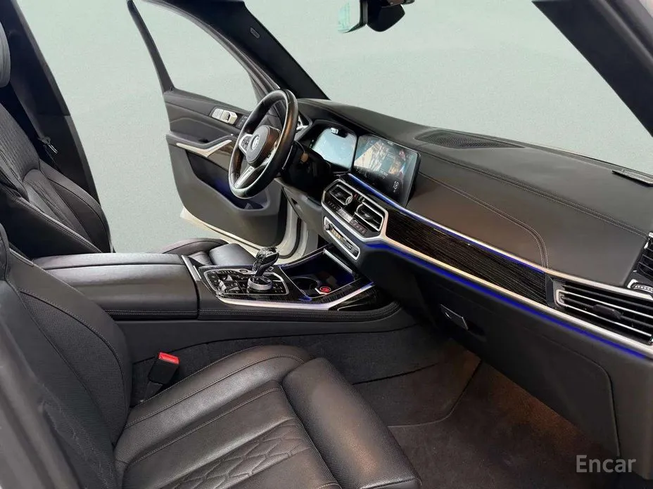 Фото 15 - BMW X7