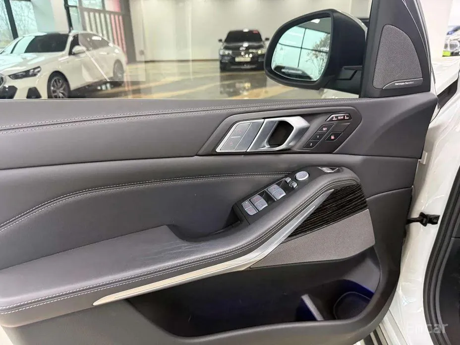 Фото 16 - BMW X7