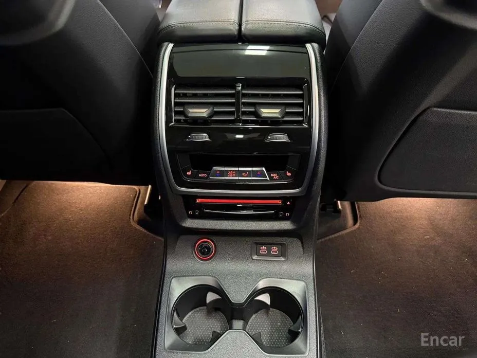 Фото 18 - BMW X7