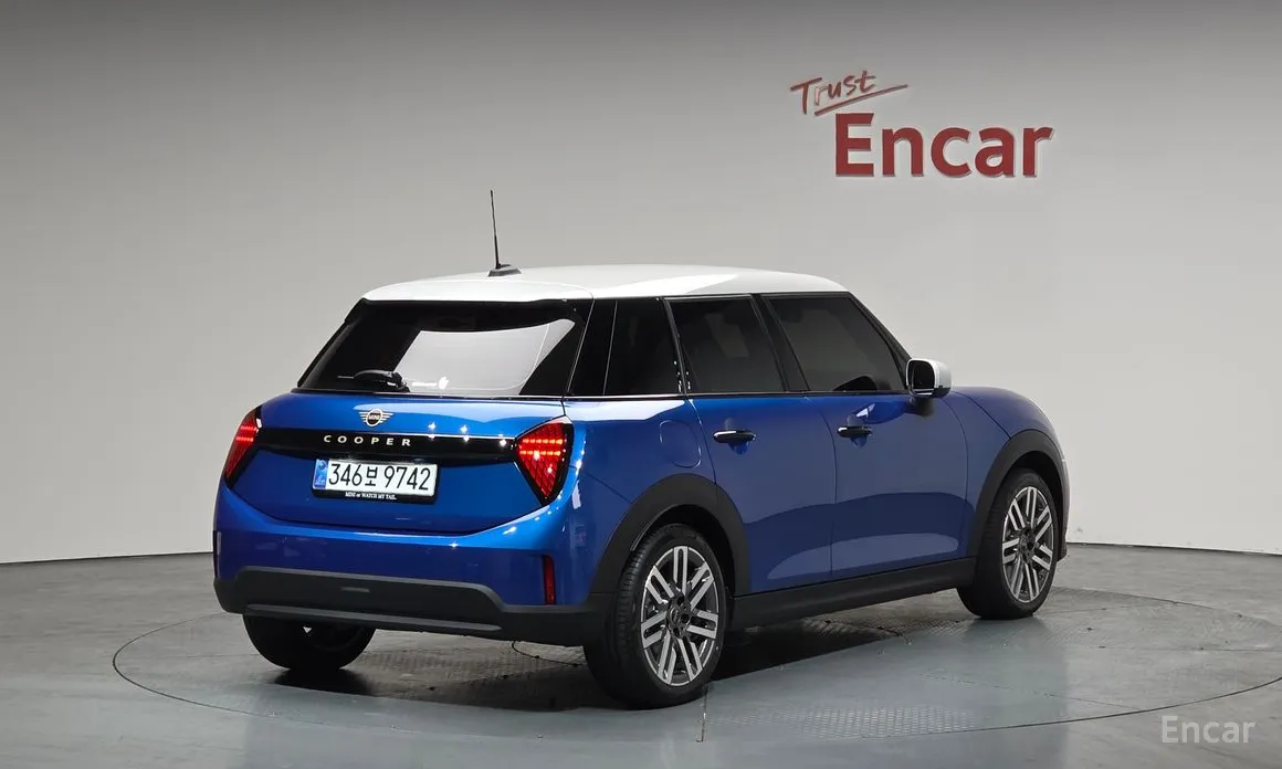 Фото 2 - Mini Cooper