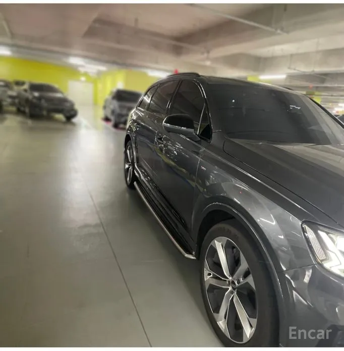 Фото 5 - Audi Q7