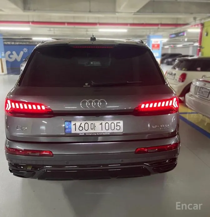 Фото 6 - Audi Q7