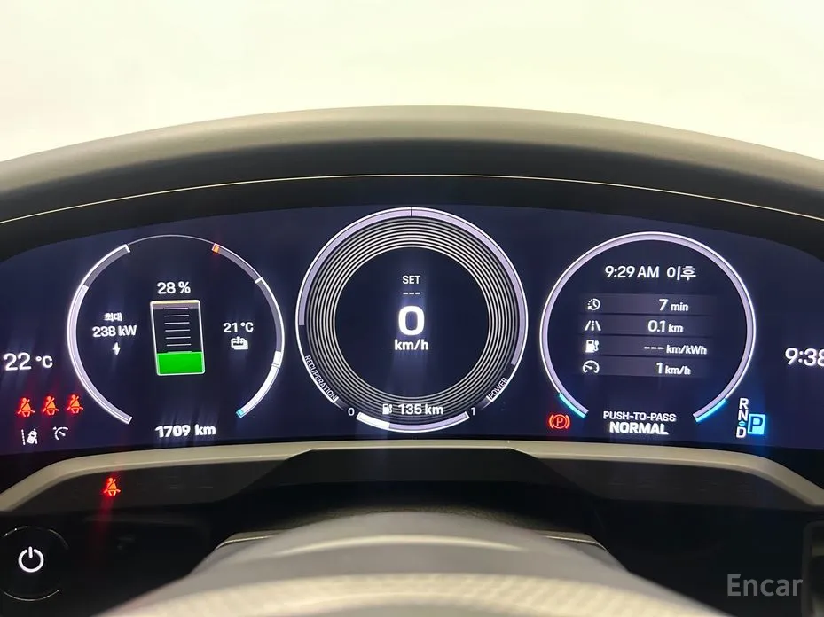 Фото 11 - Porsche Taycan