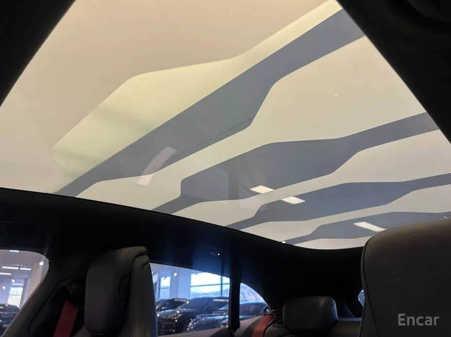 Фото 13 - Porsche Taycan