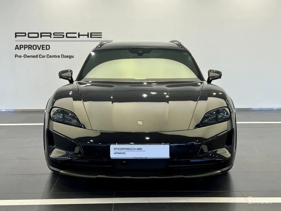 Фото 2 - Porsche Taycan