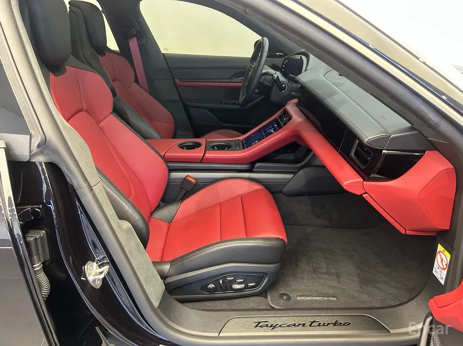 Фото 7 - Porsche Taycan