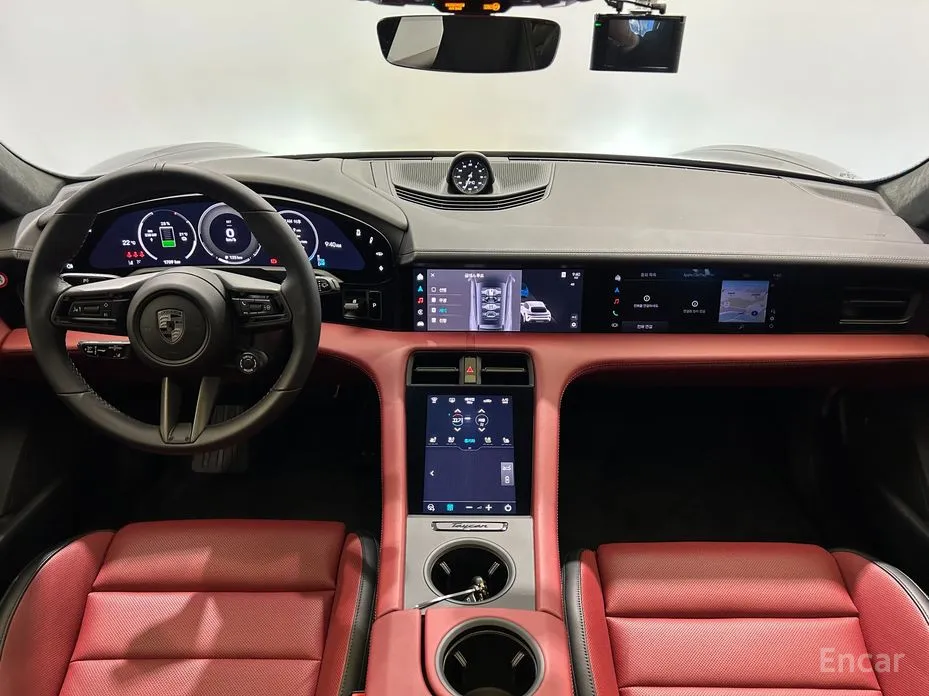 Фото 9 - Porsche Taycan