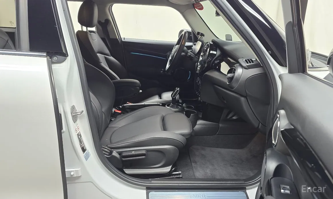 Фото 11 - Mini Cooper