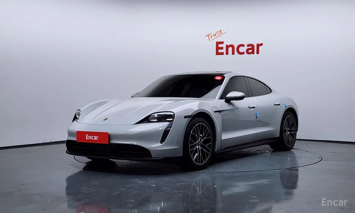 Фото 1 - Porsche Taycan