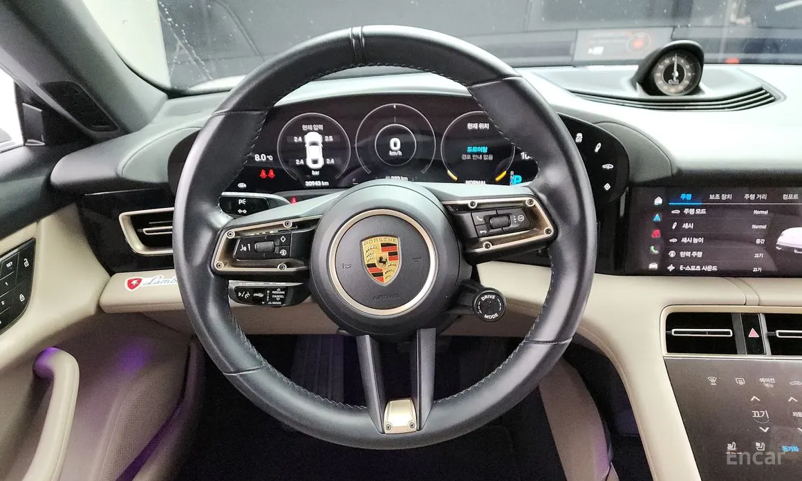 Фото 13 - Porsche Taycan