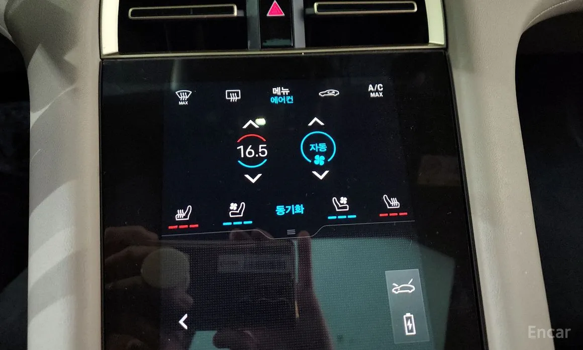 Фото 17 - Porsche Taycan