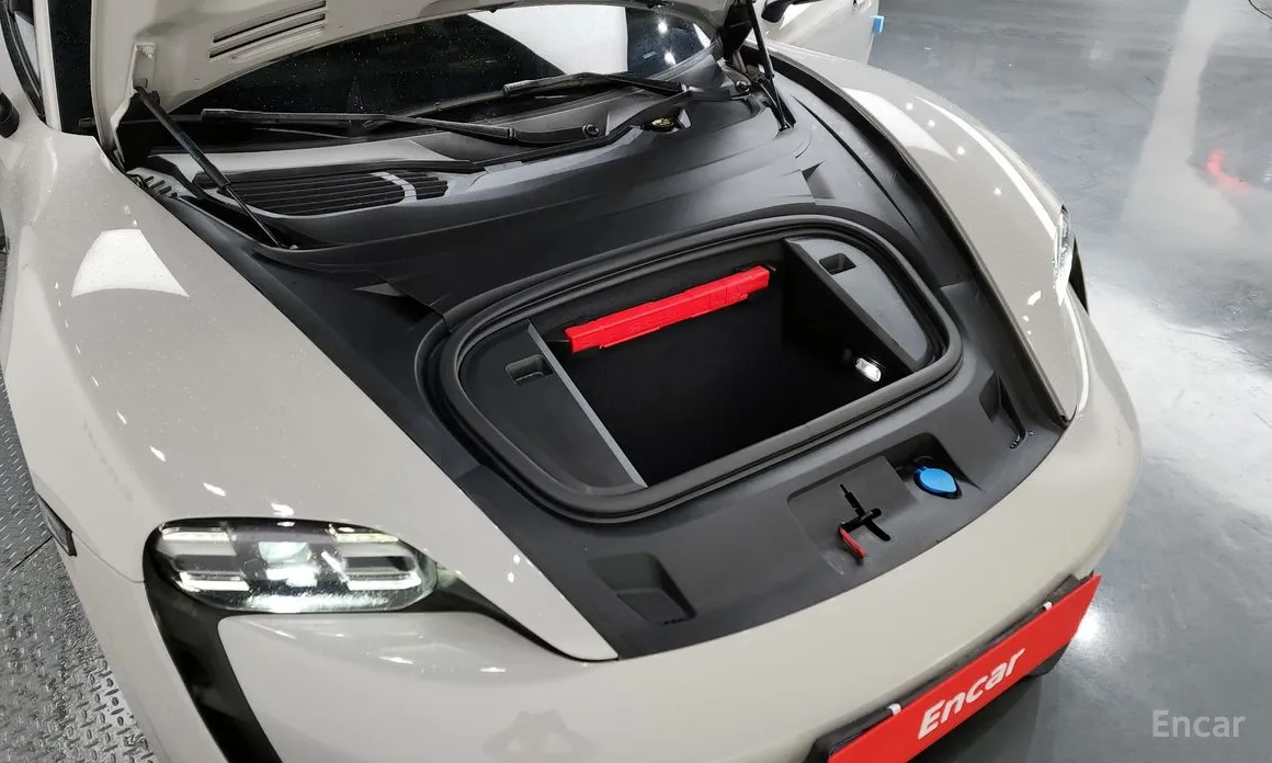 Фото 6 - Porsche Taycan