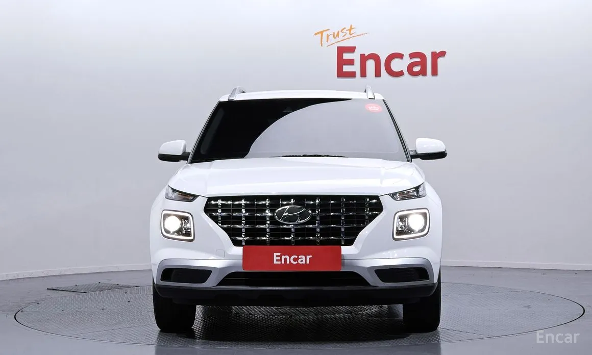 Photo 3 - Hyundai Venue