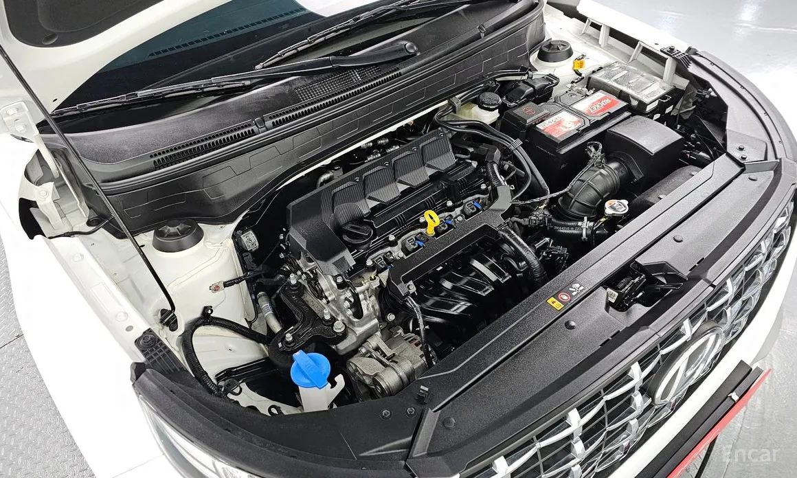 Photo 6 - Hyundai Venue