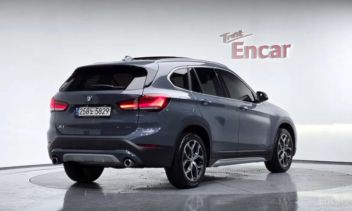 Фото 2 - BMW X1