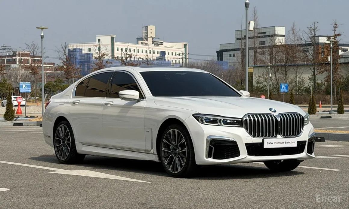 Фото 11 - BMW 7 Series