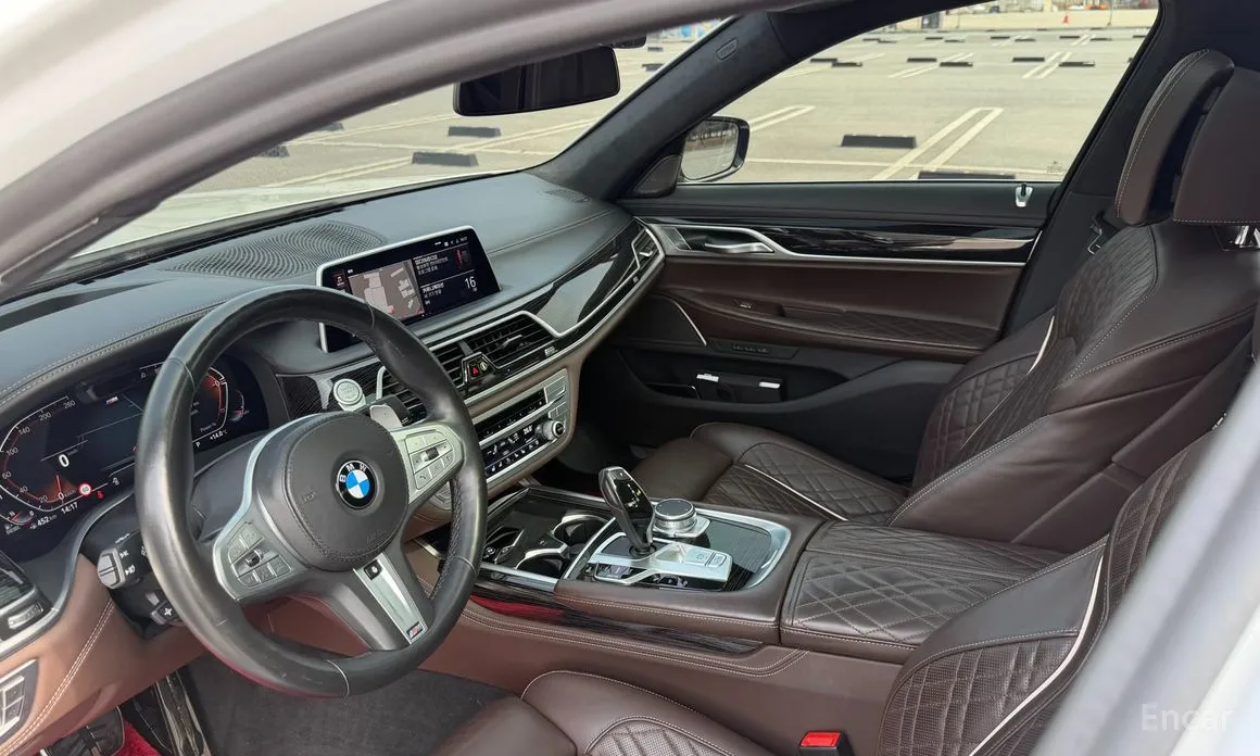 Фото 16 - BMW 7 Series