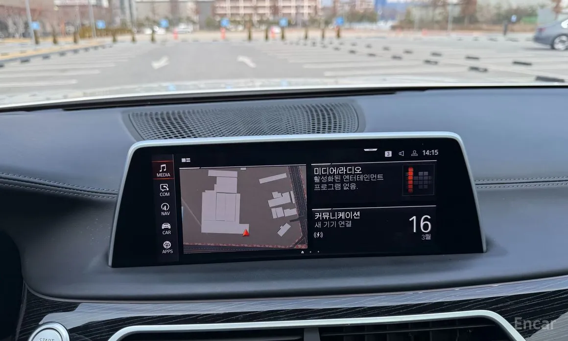 Фото 18 - BMW 7 Series