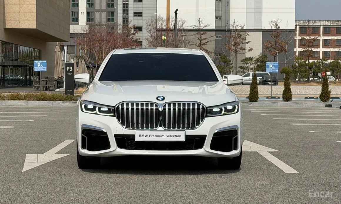 Фото 3 - BMW 7 Series