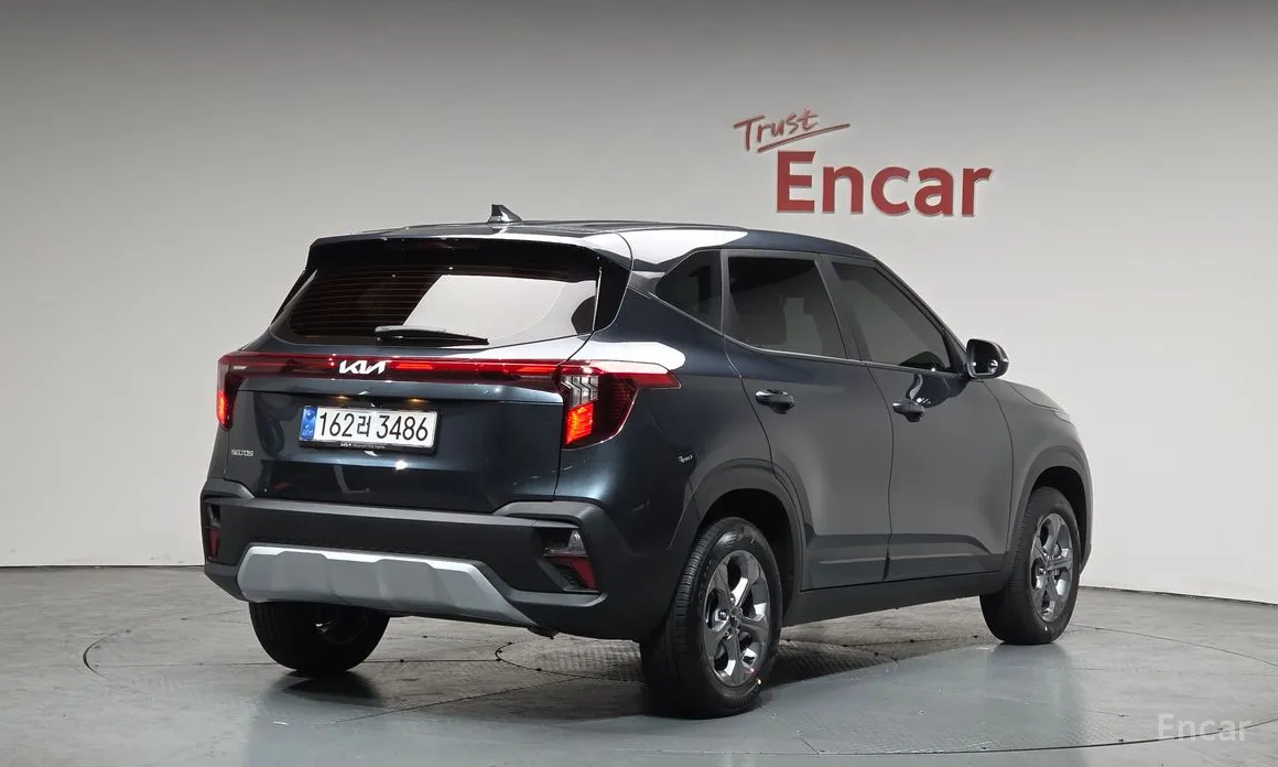 Фото 2 - Kia Seltos