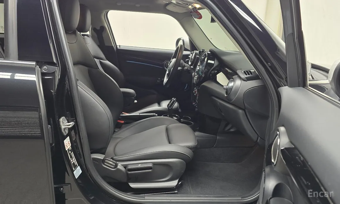 Фото 11 - Mini Cooper