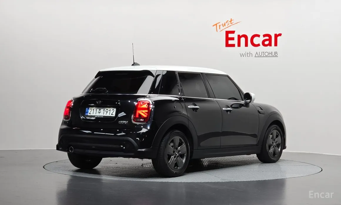 Фото 2 - Mini Cooper