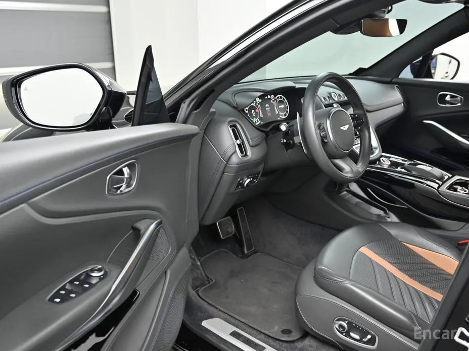 Aston Martin DBX 2020 4.0 V8 707