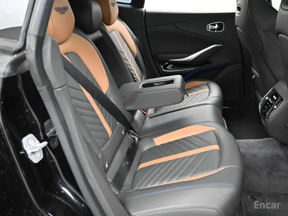 Aston Martin DBX 2020 4.0 V8 707