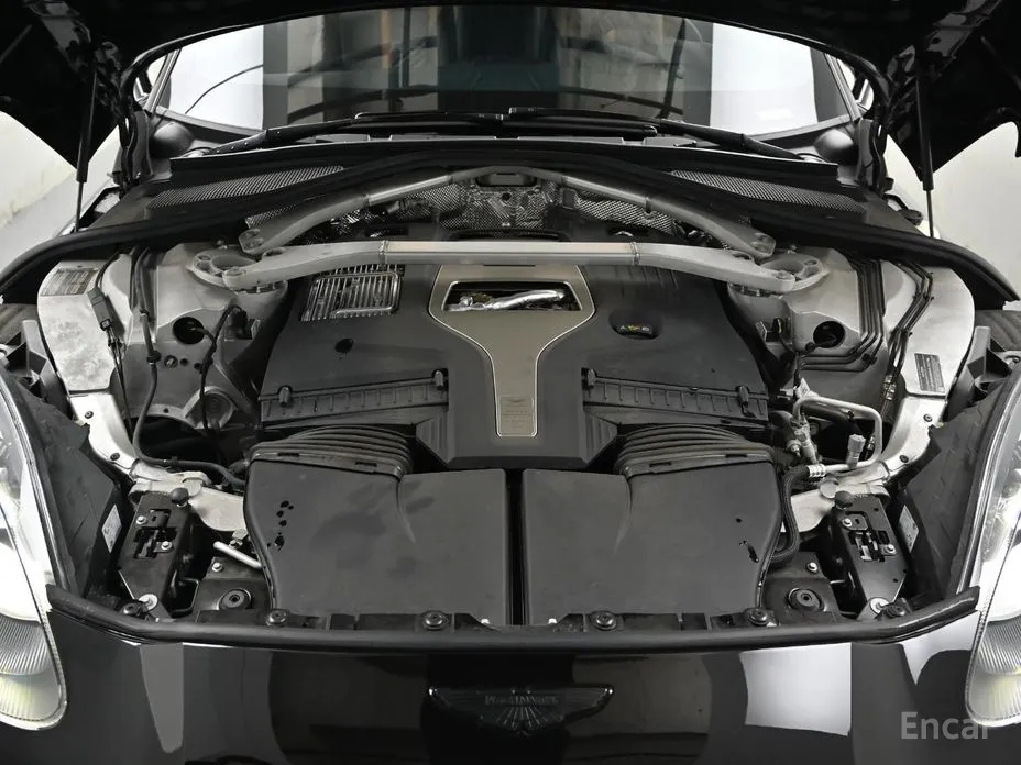 Aston Martin DBX 2020 4.0 V8 707