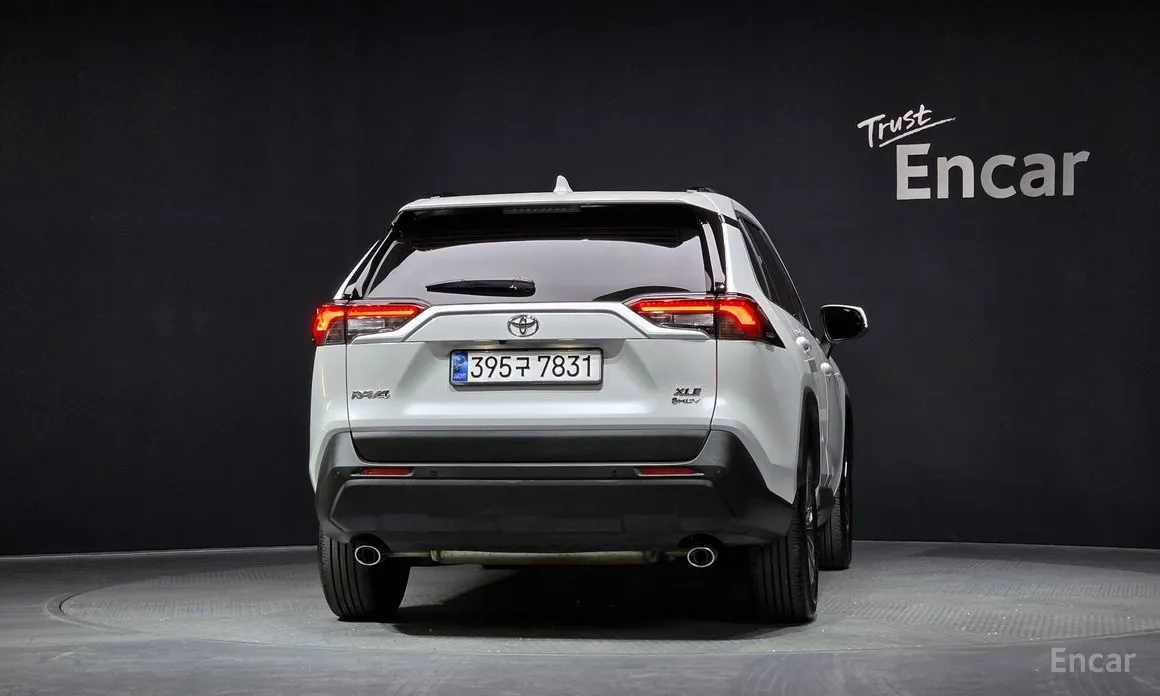 Фото 3 - Toyota RAV4