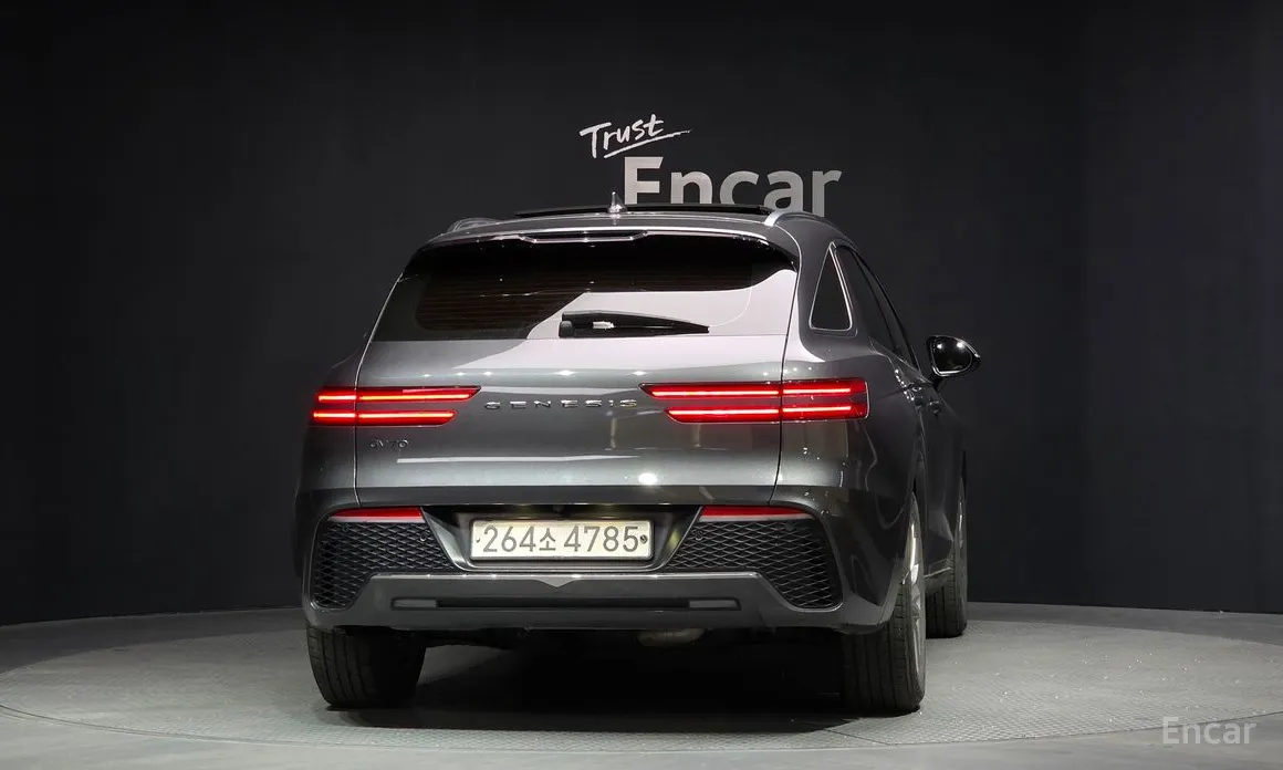 Photo 4 - Genesis GV70