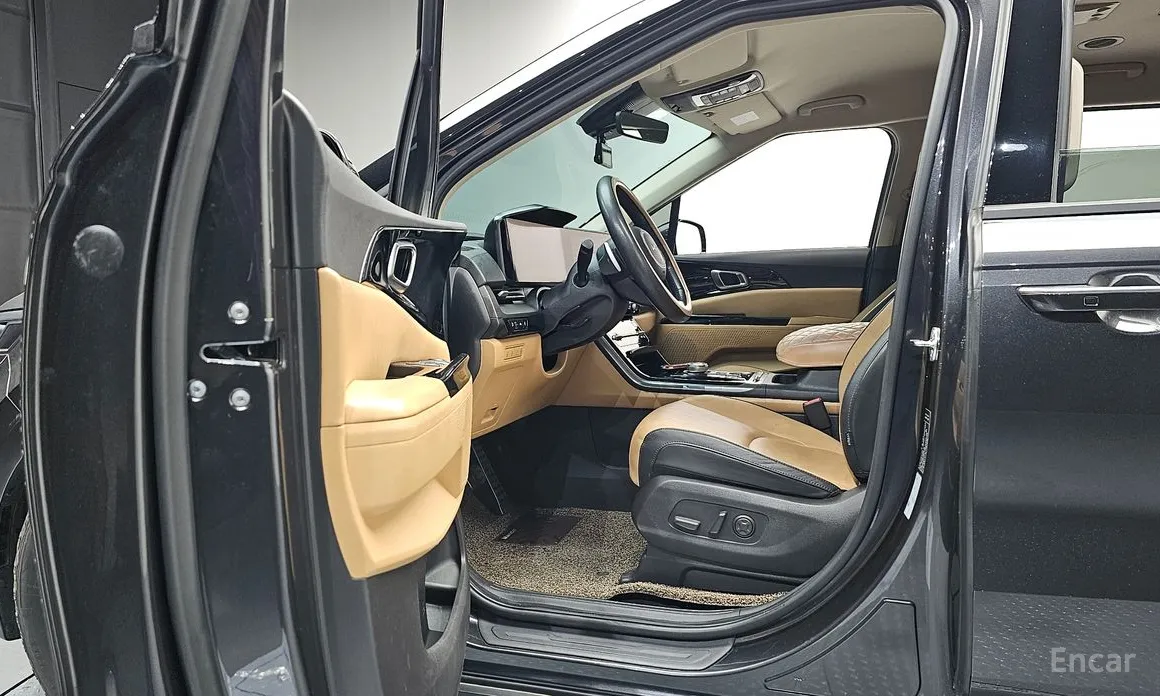 Photo 10 - Kia Carnival