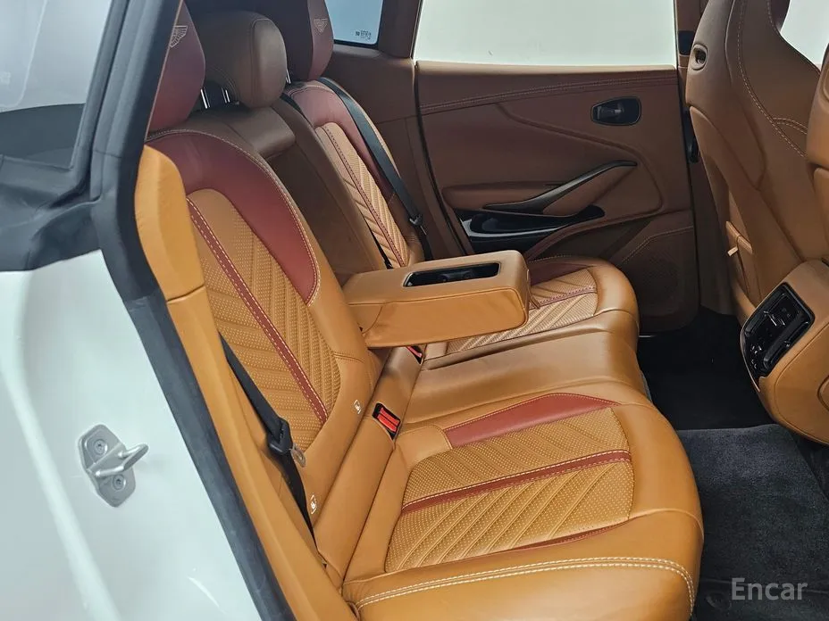 Aston Martin DBX 2020 4.0 V8 707