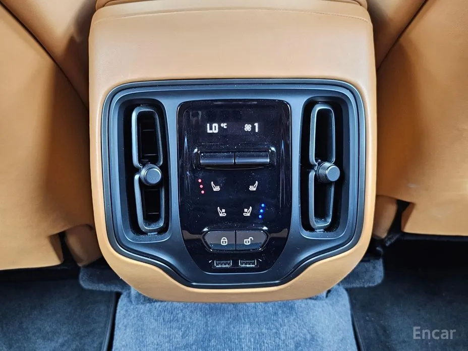 Aston Martin DBX 2020 4.0 V8 707