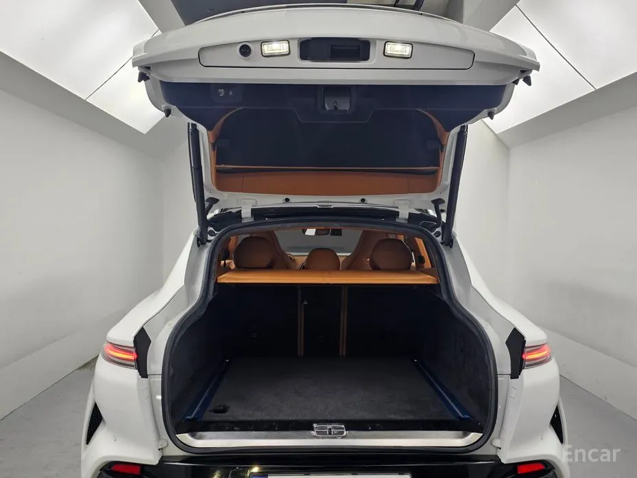 Aston Martin DBX 2020 4.0 V8 707