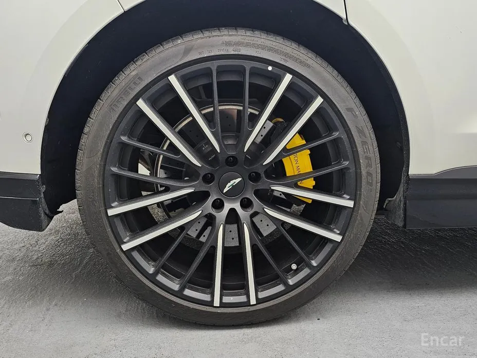 Aston Martin DBX 2020 4.0 V8 707
