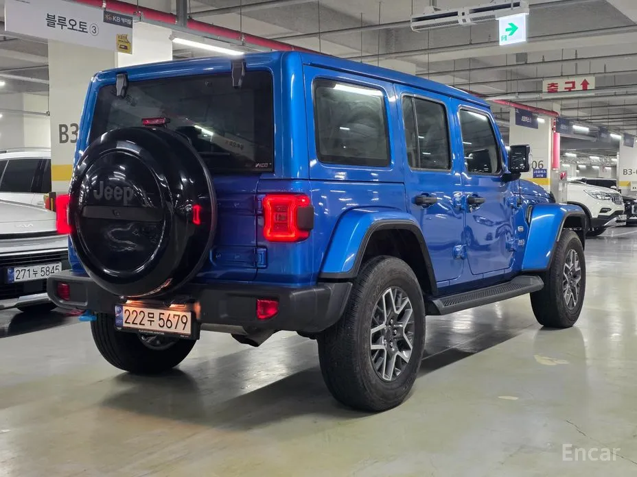 Photo 3 - Jeep Wrangler