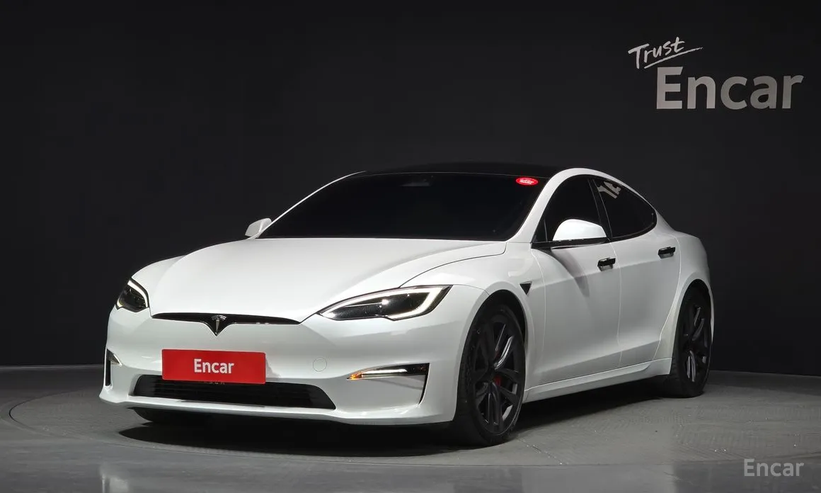 Фото 1 - Tesla Model S