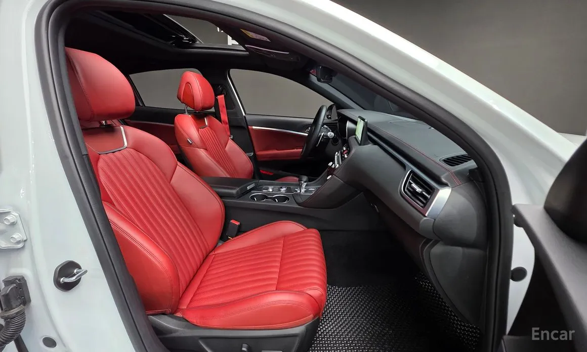 Photo 10 - Genesis G70