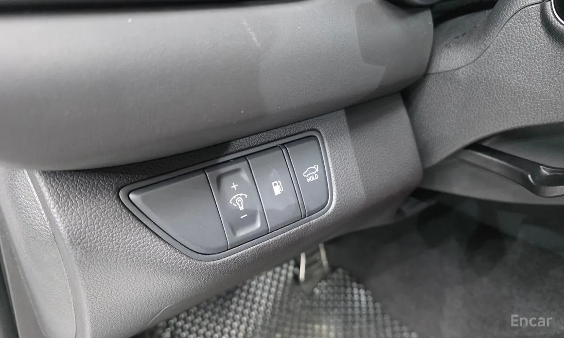 Photo 15 - Genesis G70