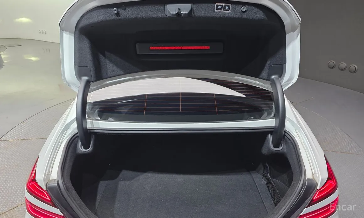 Photo 20 - Genesis G70