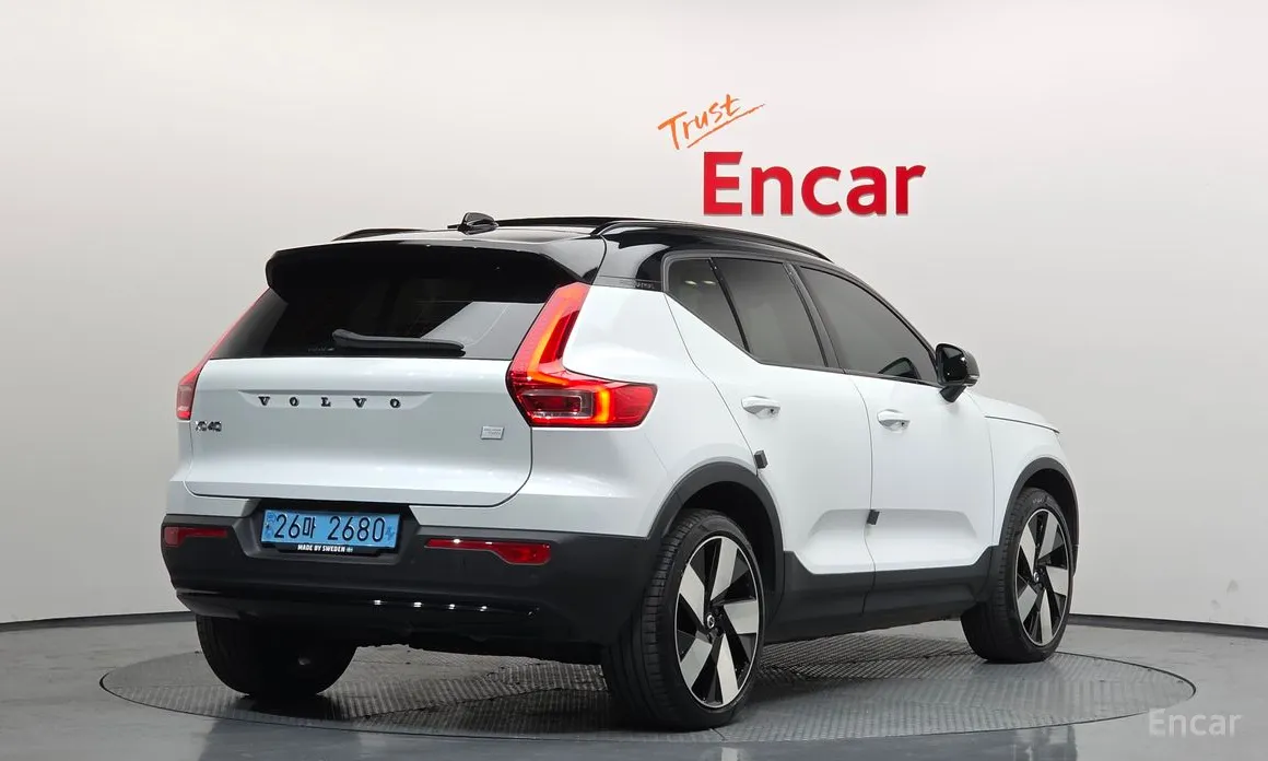 2022 Volvo XC40