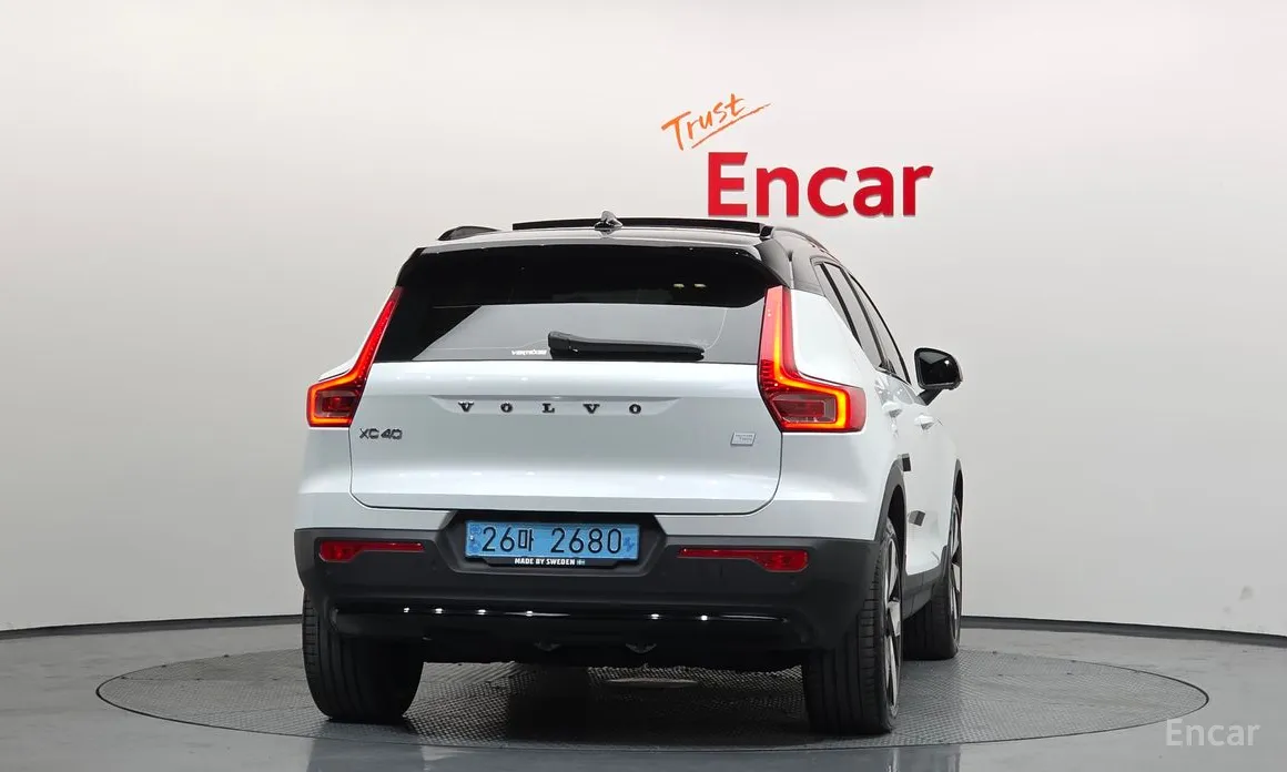 2022 Volvo XC40