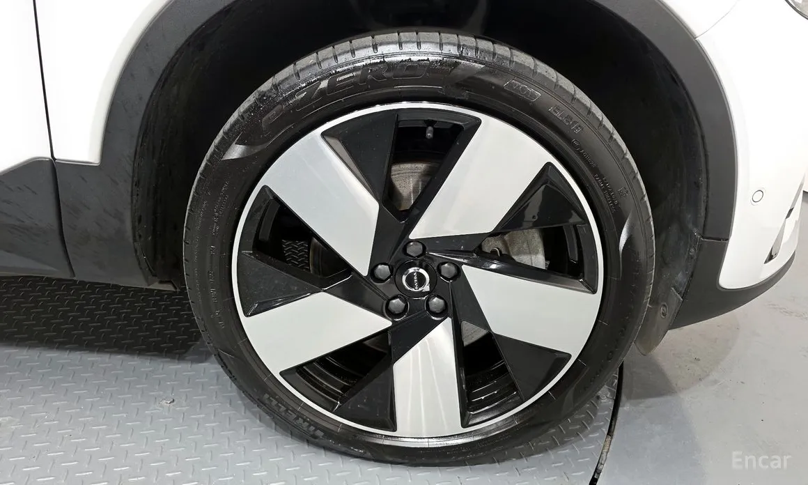 2022 Volvo XC40