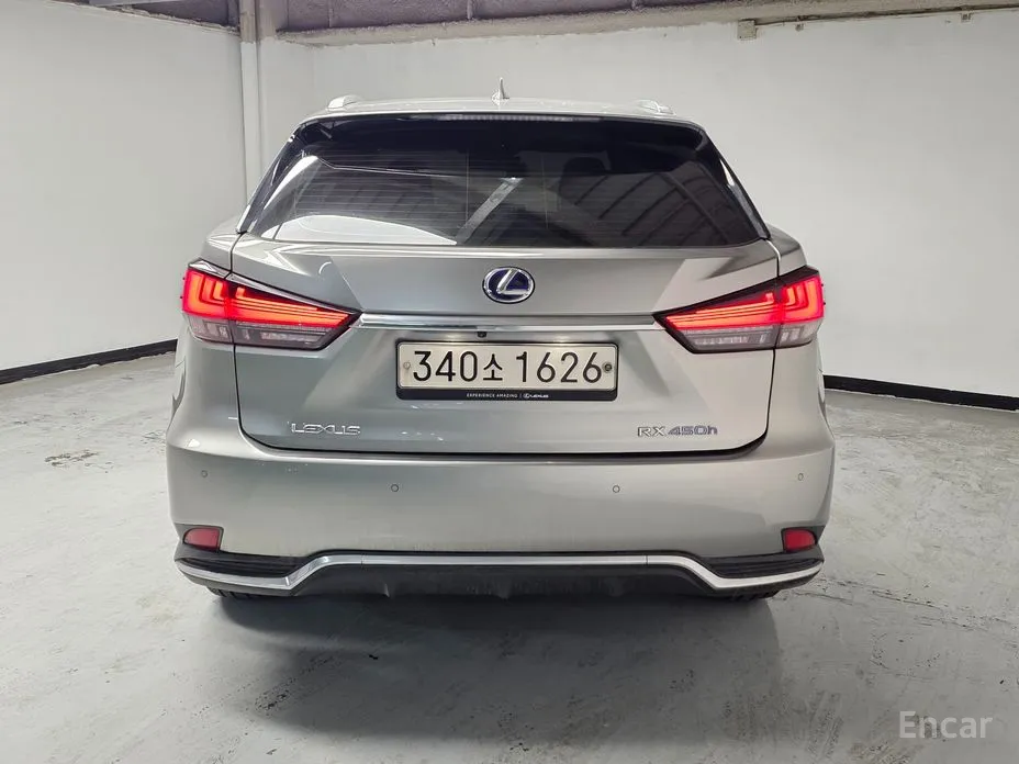 Фото 4 - Lexus RX