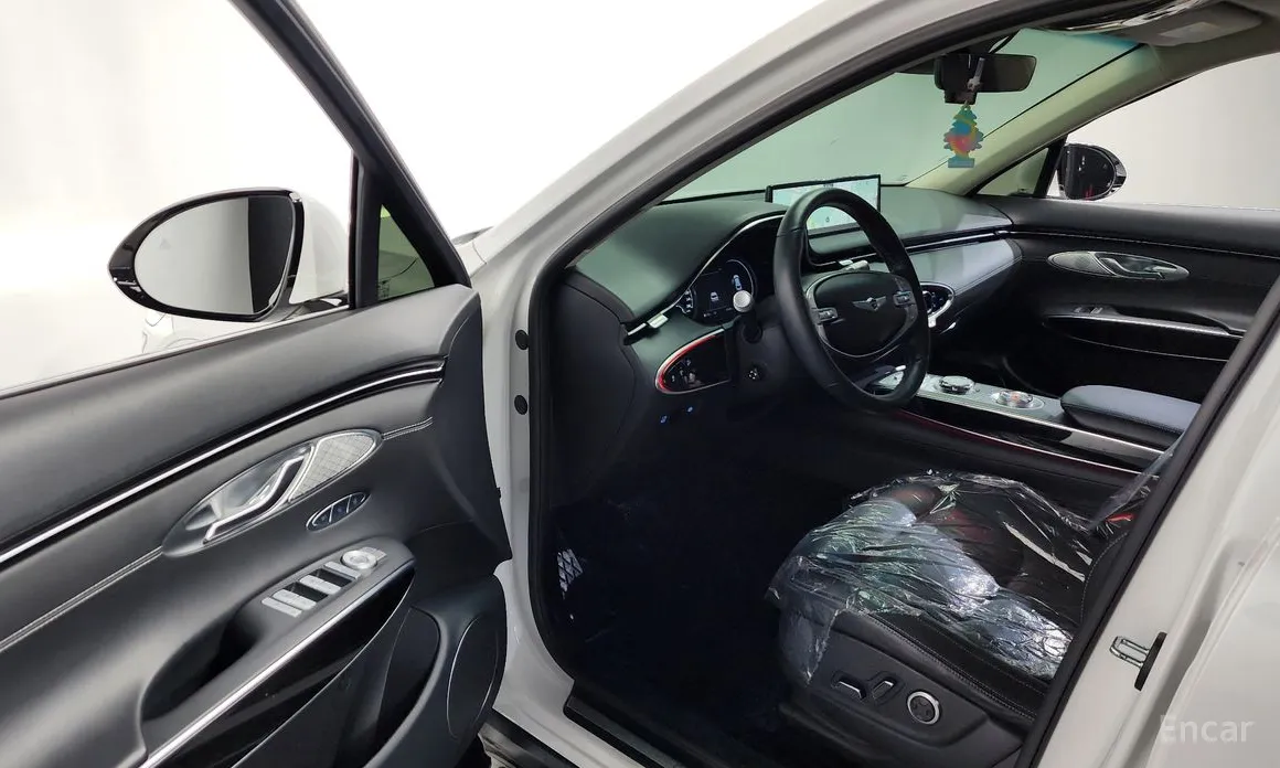 Photo 10 - Genesis GV70