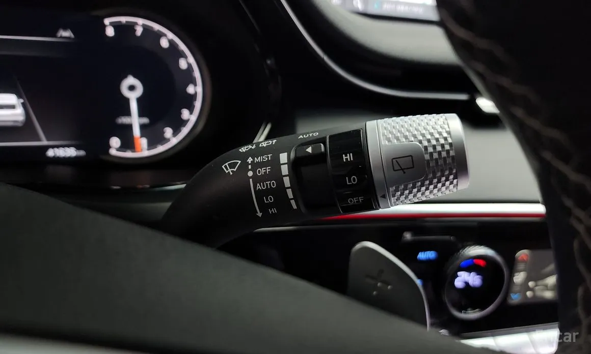 Photo 14 - Genesis GV70