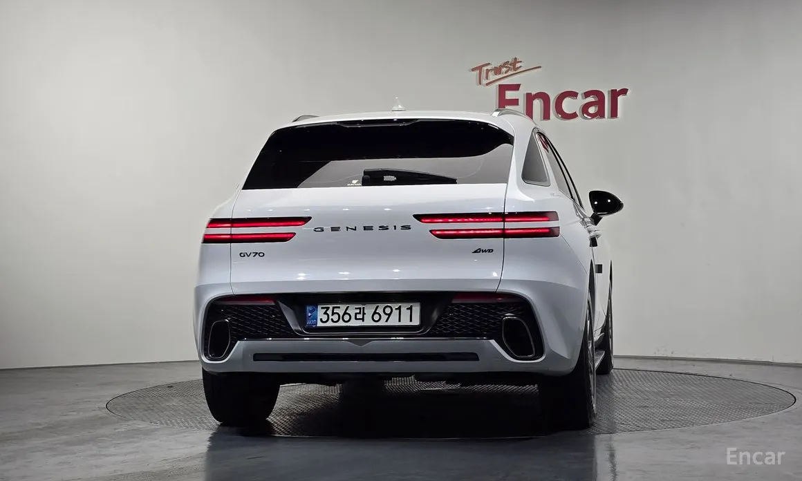 Photo 4 - Genesis GV70